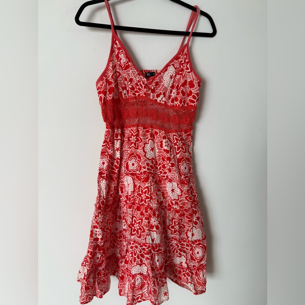 Vintage Y2K Tiered Floral Dress with Lace by Magic HP 🥳🎊🎉